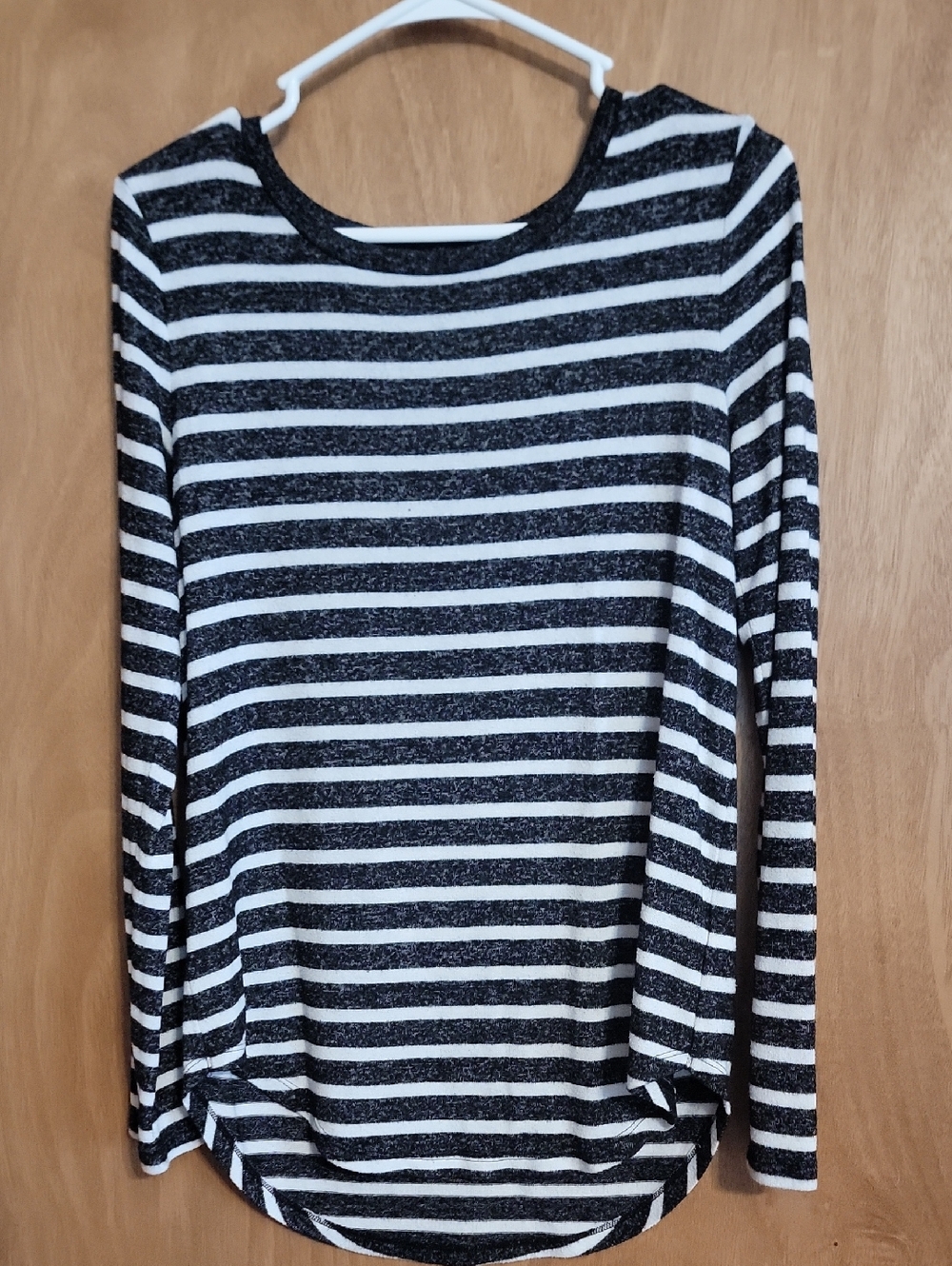 Old Navy Black and White Striped Long Sleeve Tee